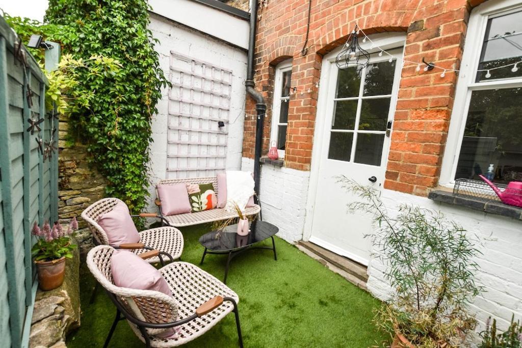 Cheerful 3 Bed Grade II Central Cottage Cirencester Exterior foto
