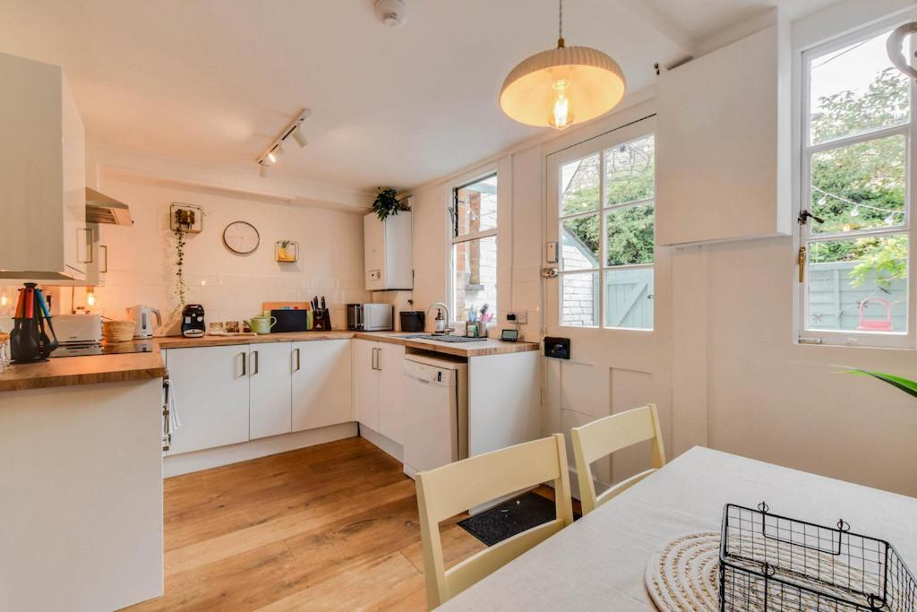 Cheerful 3 Bed Grade II Central Cottage Cirencester Exterior foto